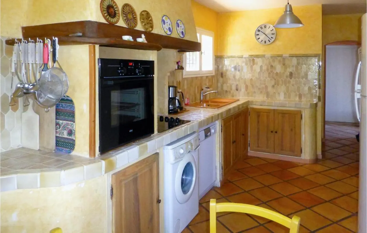 Holiday home 6 Bedroom Awesome Home In Entrecasteaux