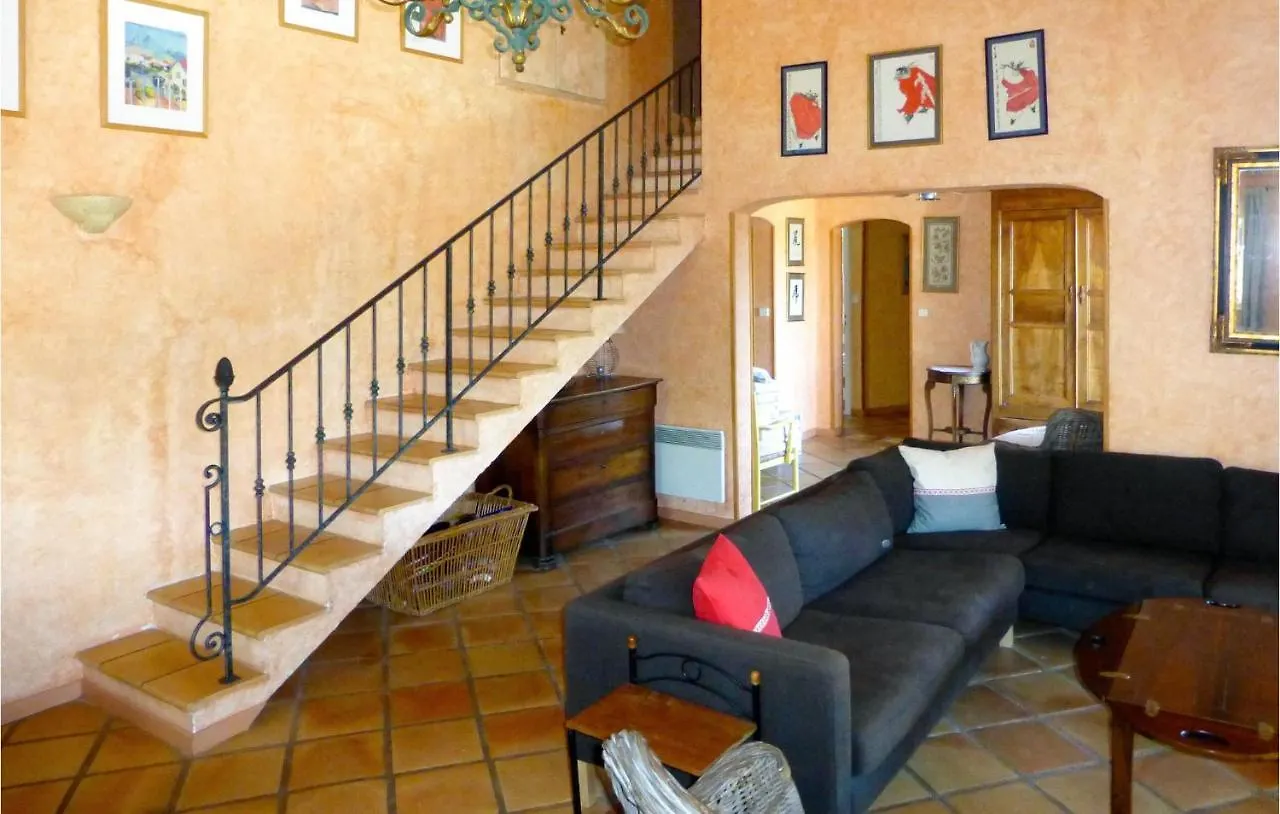 6 Bedroom Awesome Home In Entrecasteaux Holiday home