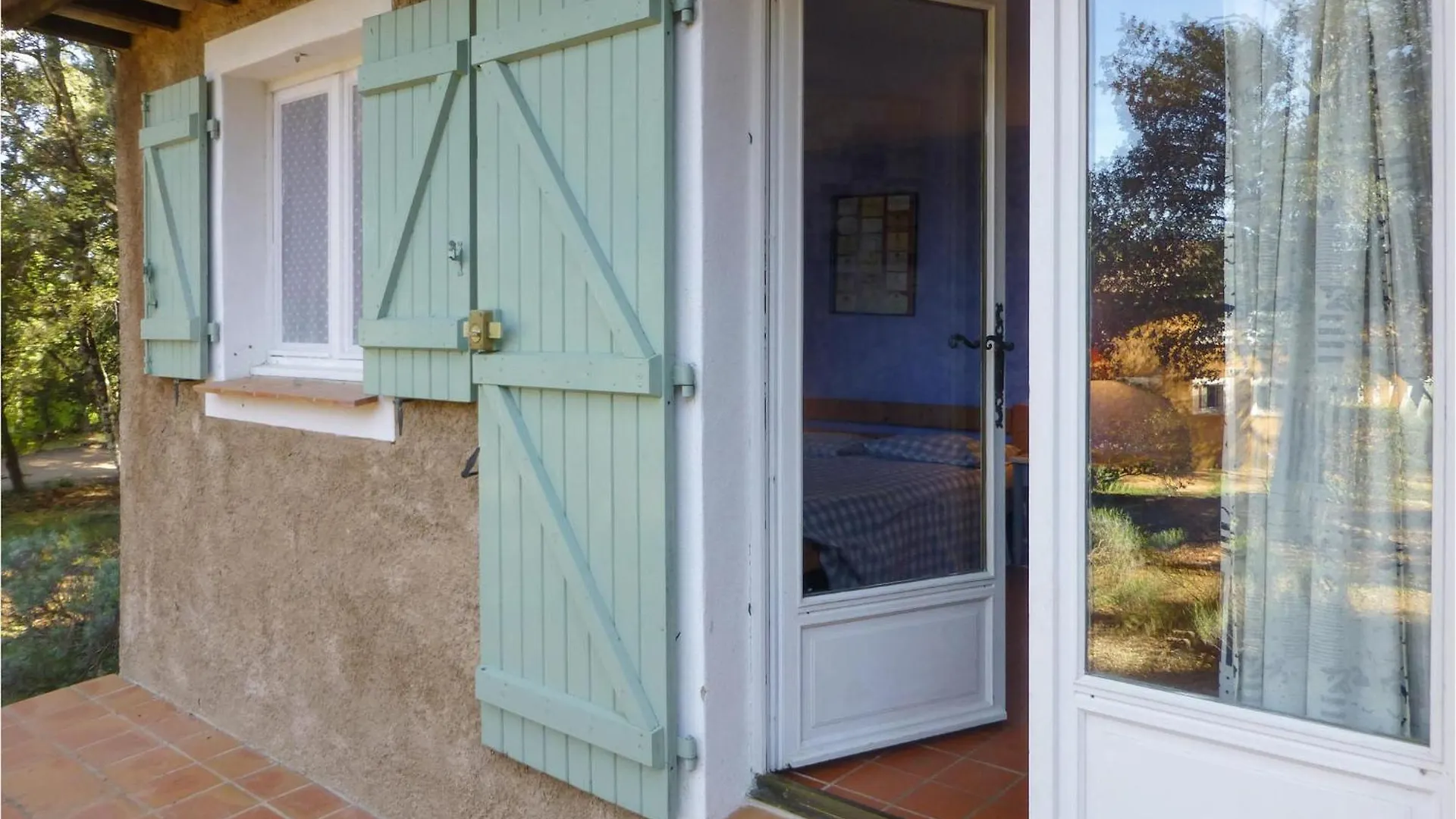 Holiday home 6 Bedroom Awesome Home In Entrecasteaux